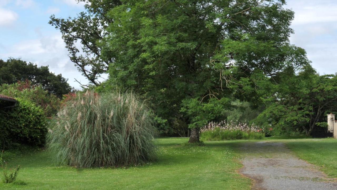 Au Chemin De Mazous Villa Laguian-Mazous ภายนอก รูปภาพ